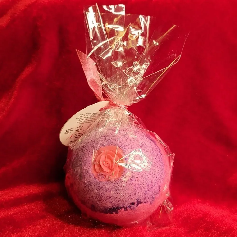 Pink Swirl Bath Bomb 💗 Fun Fizzy Bath Treat | New